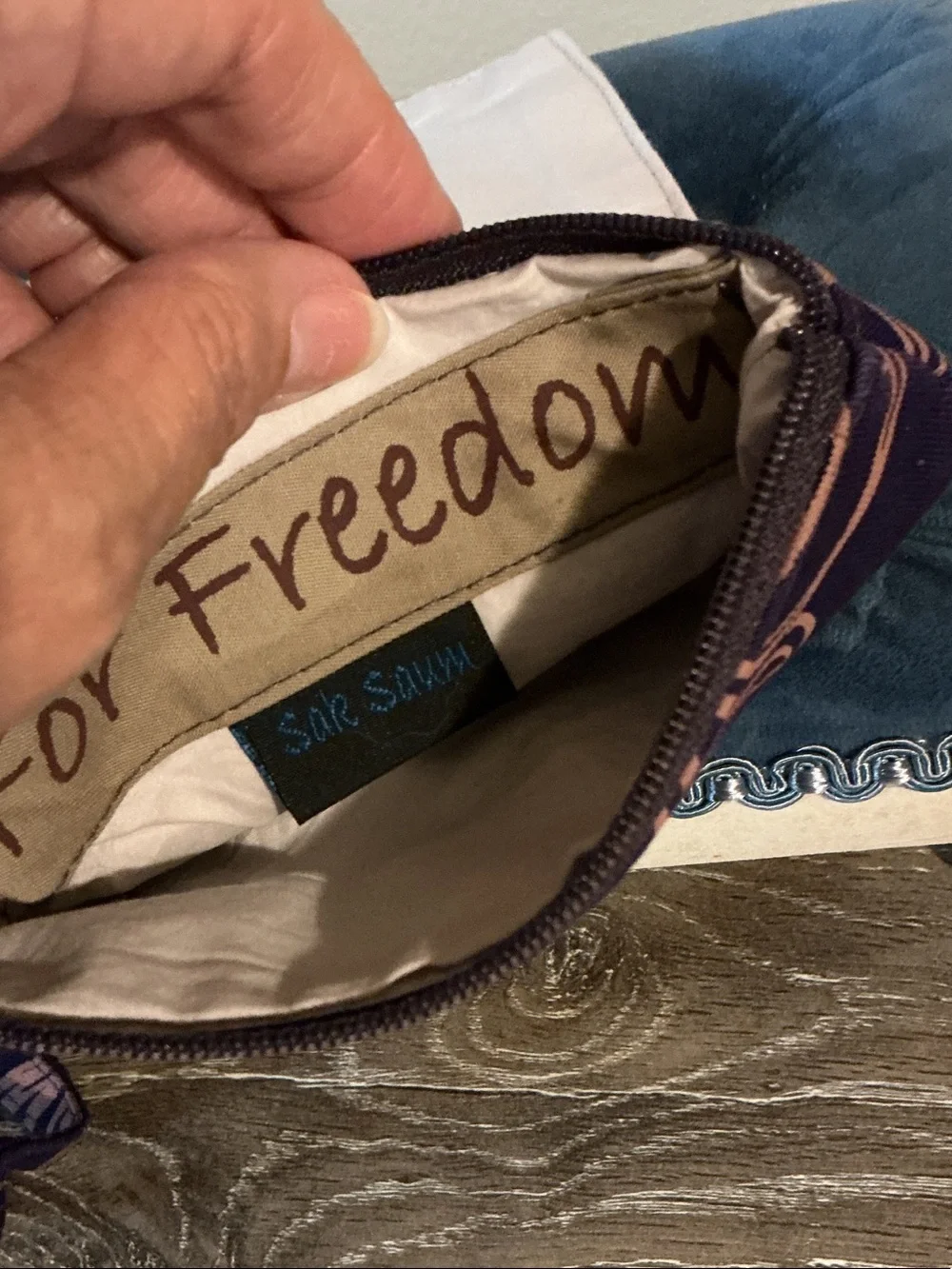 Sak Saum For Freedom Wristlet Deep Purple Tan Silkscreen Floral Print 5.5x7 EUC